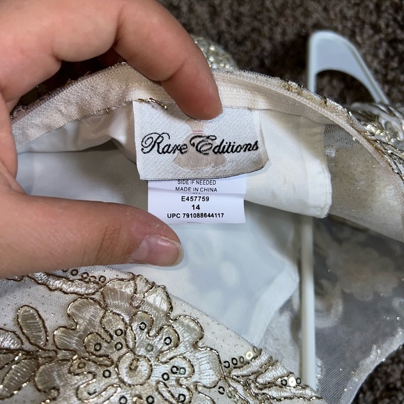 White and gold girls communion dresses by rare editions - Picture 9 of 13